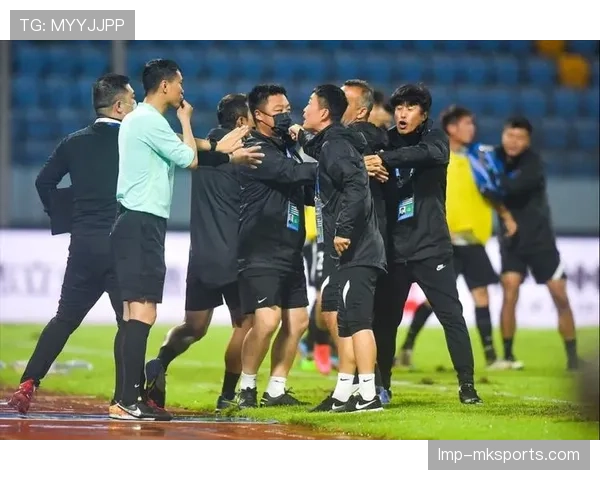 终场哨响时足球比赛判罚规则与裁判职责详解